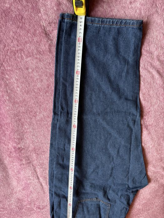 Jeansy w rozmiarze 48