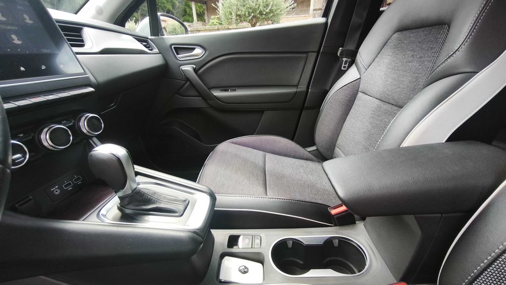 Captur 1.3 Exclusive caixa automática