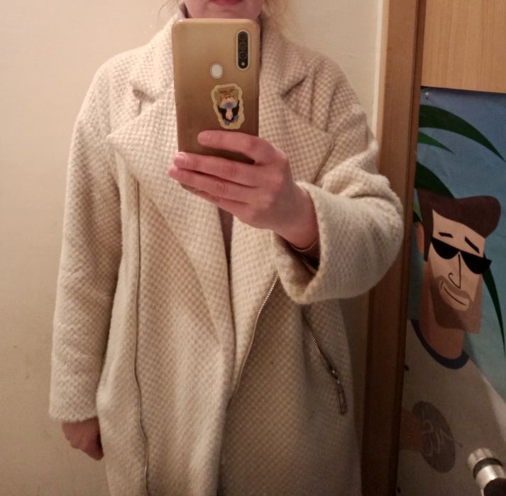 Пальто женское бежевое клетка