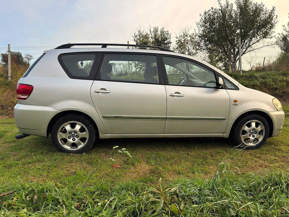 Toyota Avensis Verso