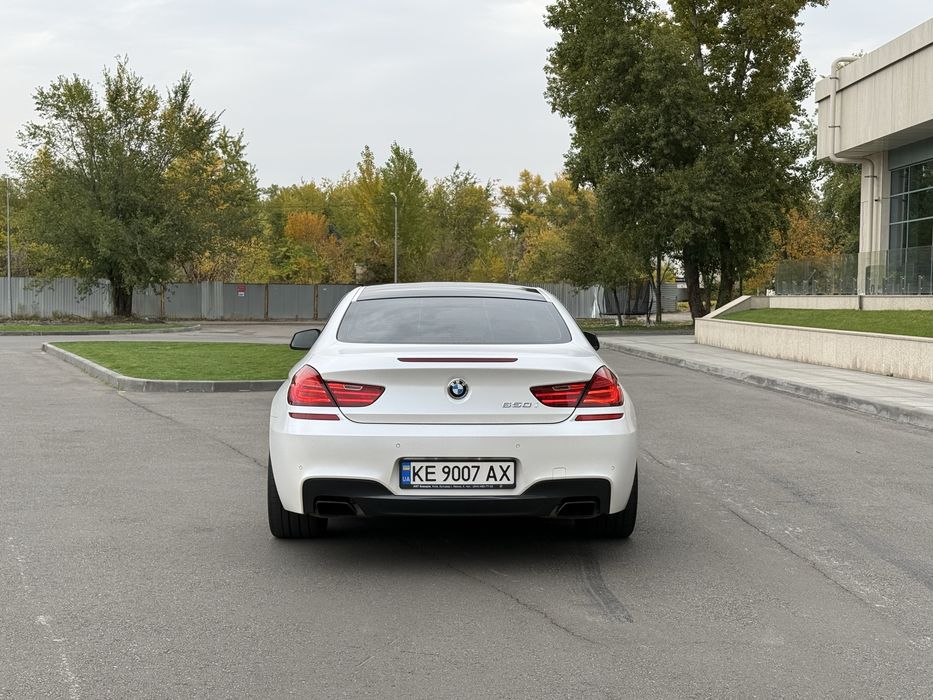 BMW 650i (4.4 V8)