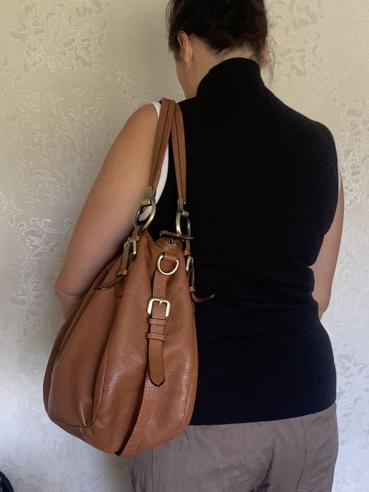 Шкіряна містка сумка hobbs Італія кожа