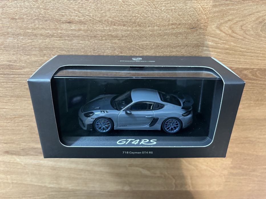 Porsche GT4 RS 982 1:43 Minichamps