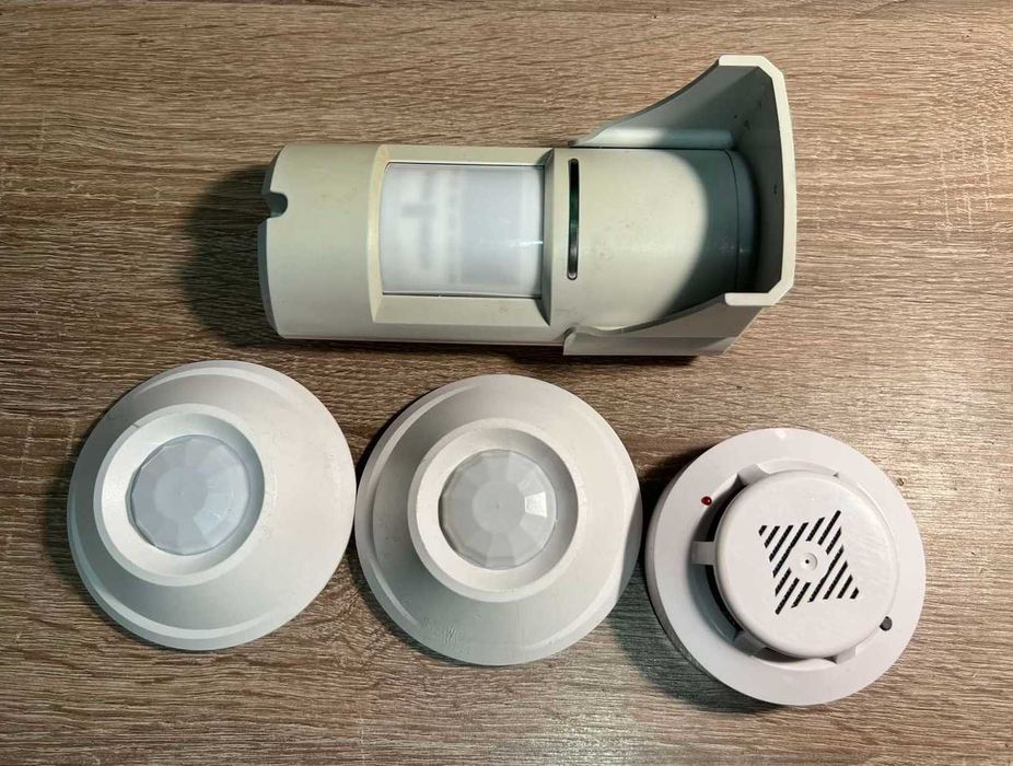 Датчики руху та диму, одним лотом!