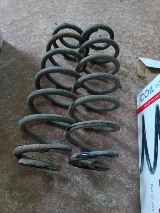 Пружина підвіски задня SKODА/VW