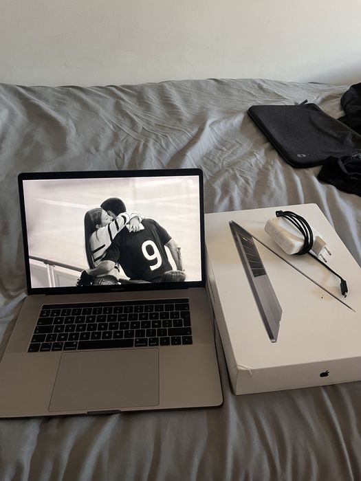 mac book pro 2017 i7 512g