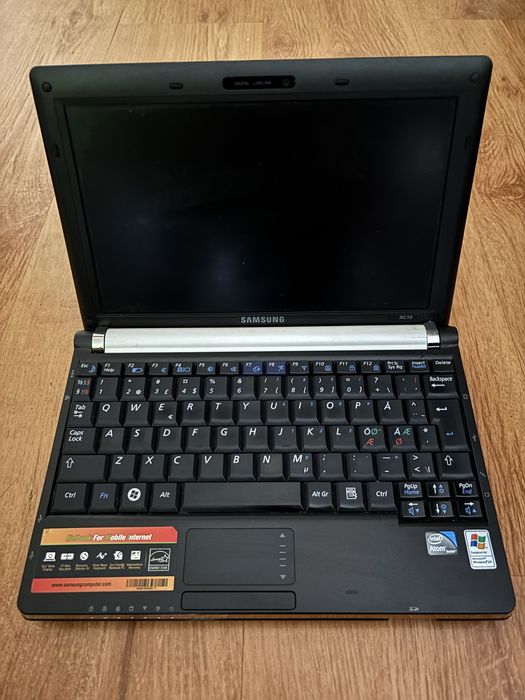 Zestaw laptopów Samsung i Sony