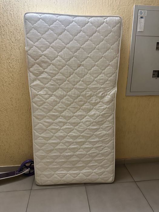 Продається матрац в гарному стані 180х90см
