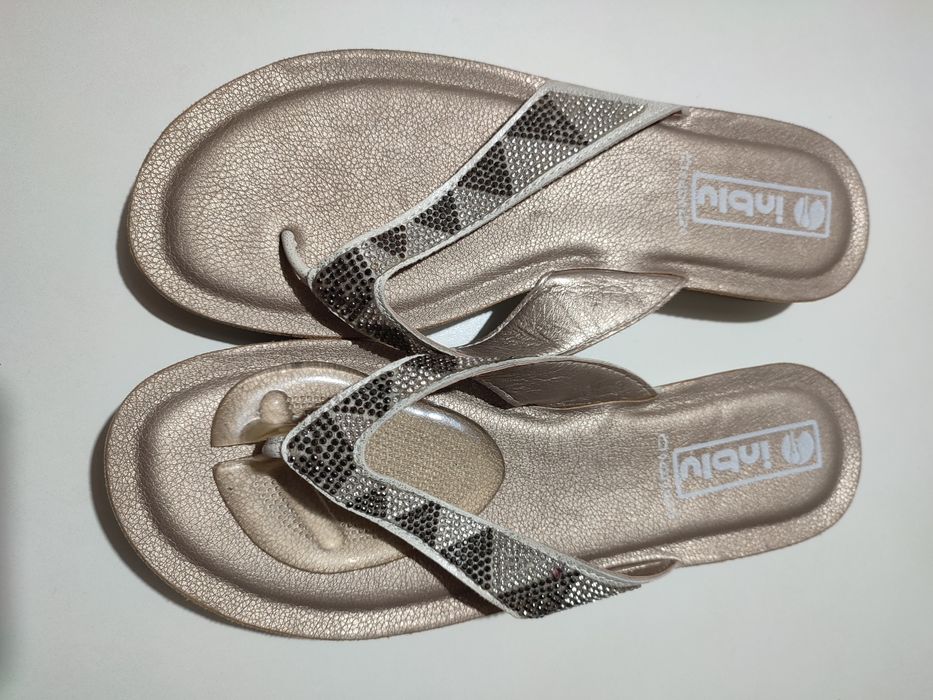 Босоніжки жіночі літні