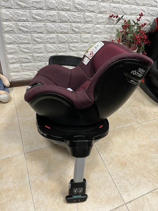 Автокрісло Britax Römer DUALFIX M i-SIZE Група 0+/1 (0-18 кг)