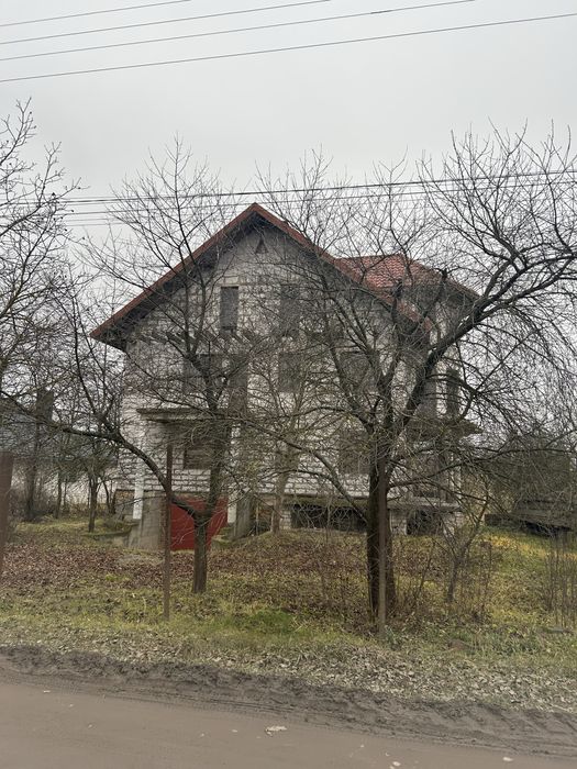 Продається недобудований будинок поруч з містом