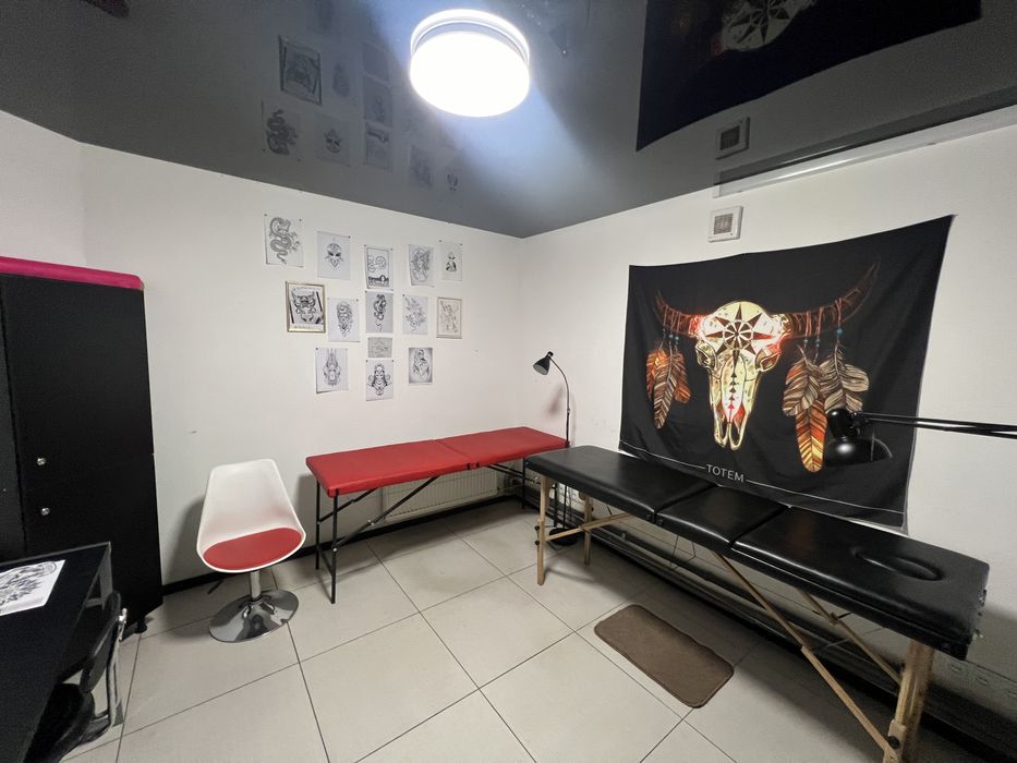 Продам коммерцию в центре города. Подвал / Тату салон