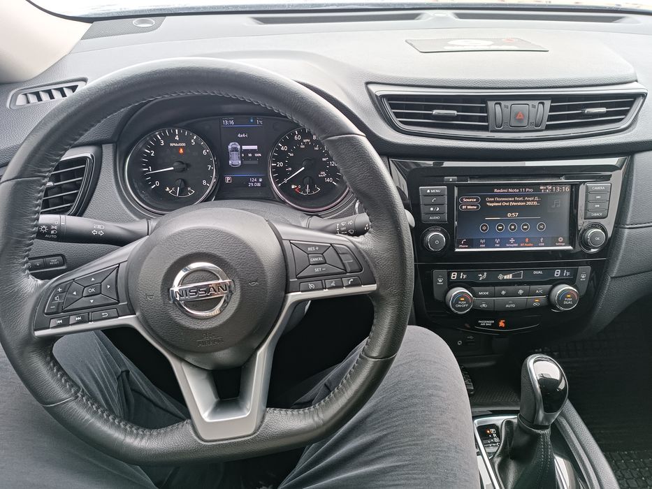 Автомобіль Nissan Rogue