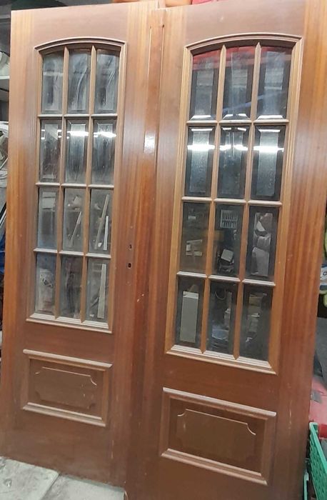 Portas de madeira maciça