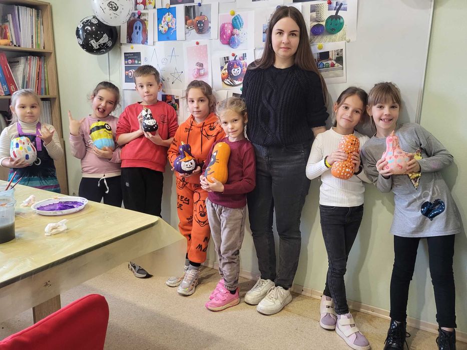 Вчитель репетитор малювання і мистецтва Уроки живопису вдома та онлайн