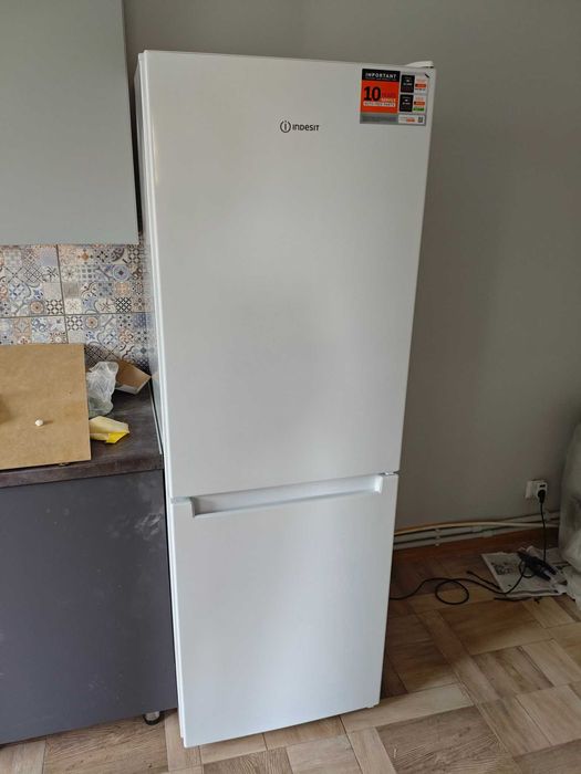 Холодильник Indesit – новый!