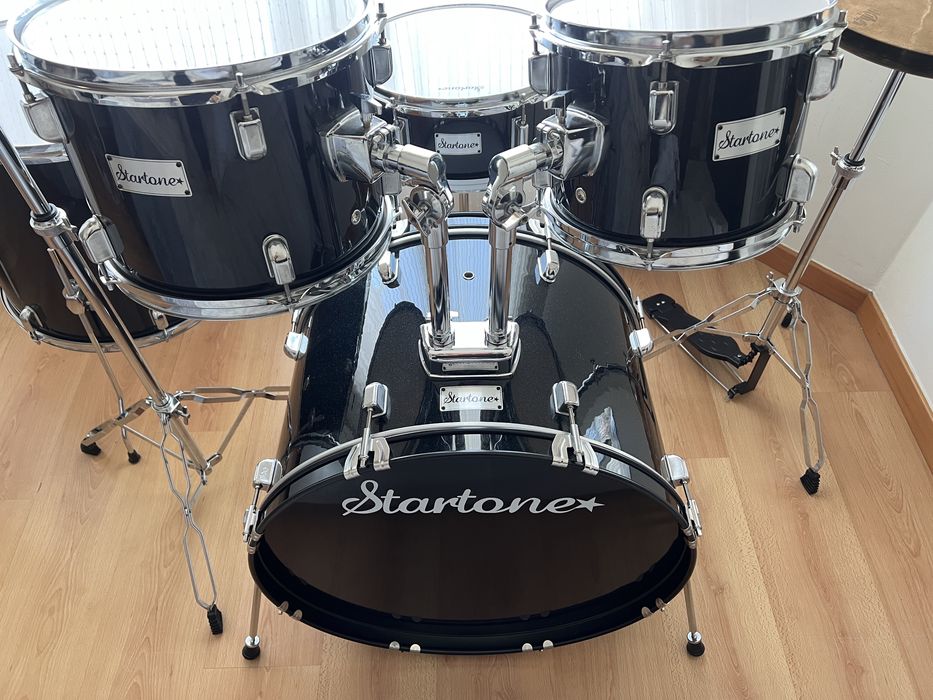 Bateria nova com pratos Zildjian