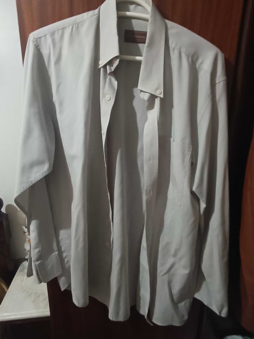 Camisas de Homem XL manga comprida em ótimo estado, zona da Moita.