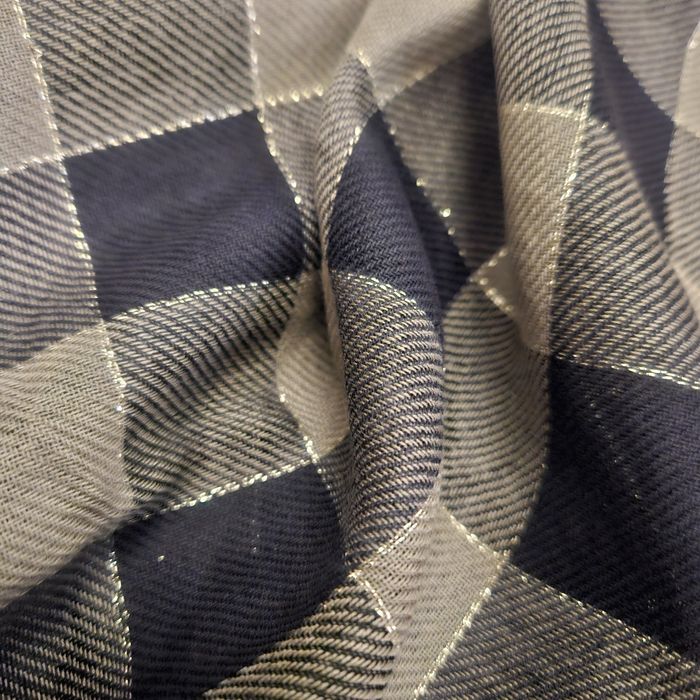 Nowy elegancki szal Unmade Copenhagen