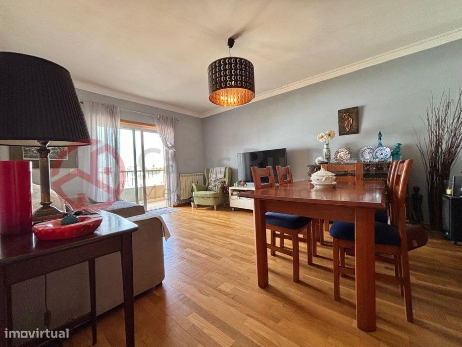 Apartamento T3 em prédio com elevador e parqueamento, no Murtal, Pa...