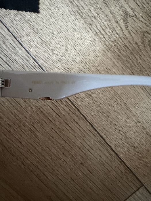 Modne okulary przecisloneczne Fendi nowe z pudelkiem