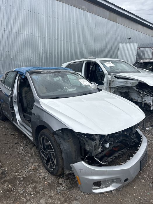 Кришка багажника джета 7 рест 22-24р розборка Jetta 7 задня ляда разборка джета 7сша 22-