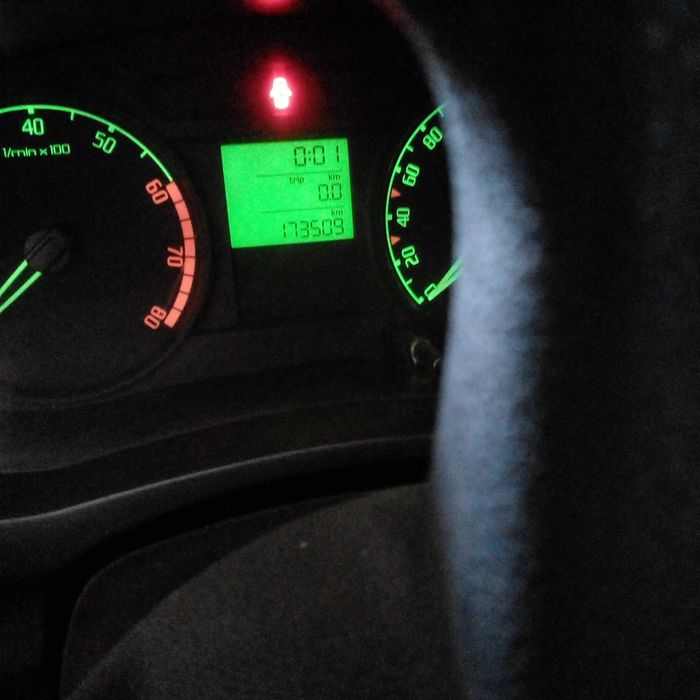 Шкода Фабия универсал 1,2 черная.