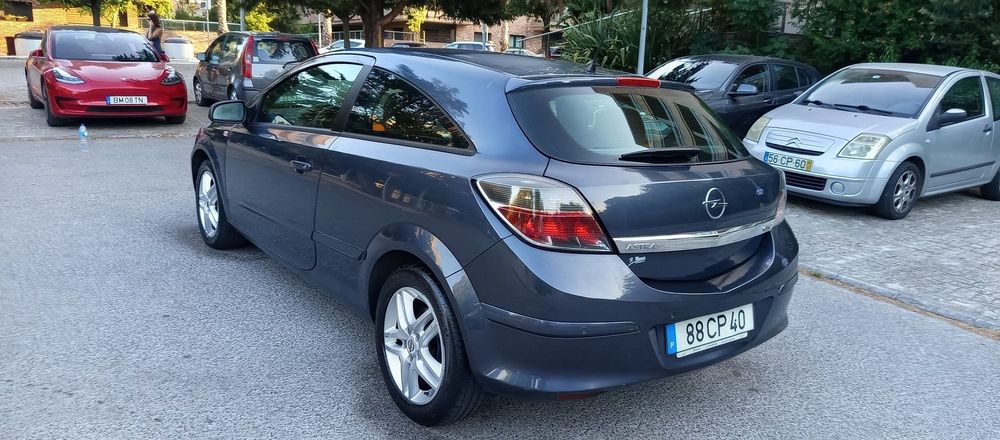 Opel Astra 1.3 GTC 5 LUGARES 90cvs 2006