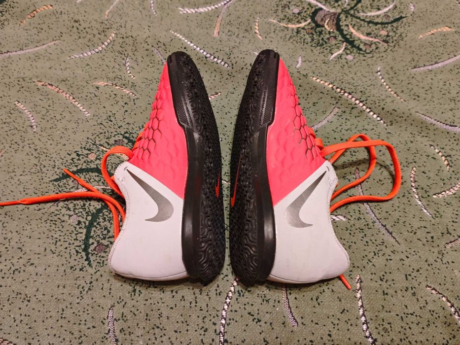 Футзалки Nike Hypervenom   (оригинал) фирменные размер- 28 стелька-18см