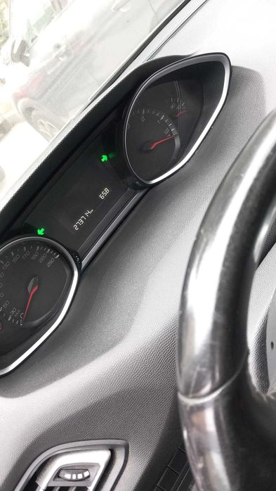 Peugeot 308 1.6 hdi — photo 4