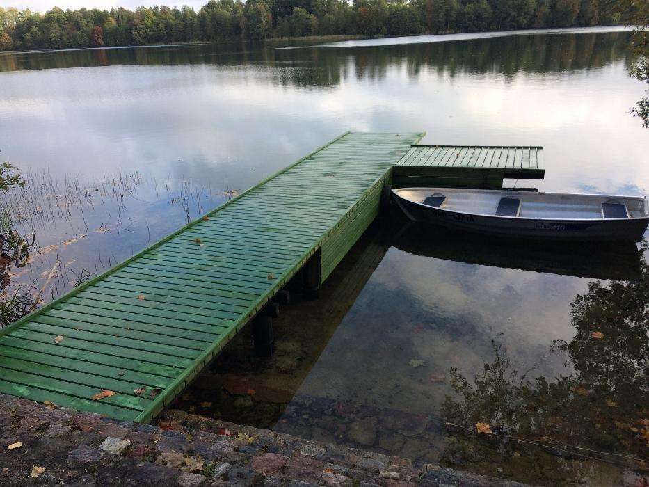 Budowa pomostów, wbijanie pali, kafar, umocnienia brzegów,