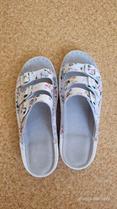 Klapki buty medyczne nowe 41