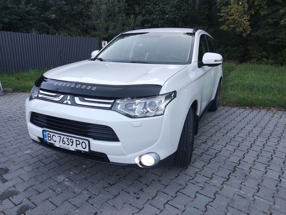 Терміново Mitsubishi Outlander 2013