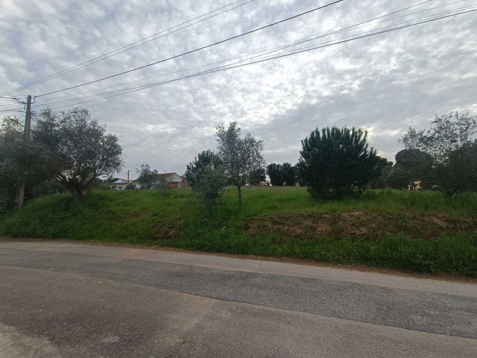 Terreno para Construção 842m2 — Rio Maior, Santarém