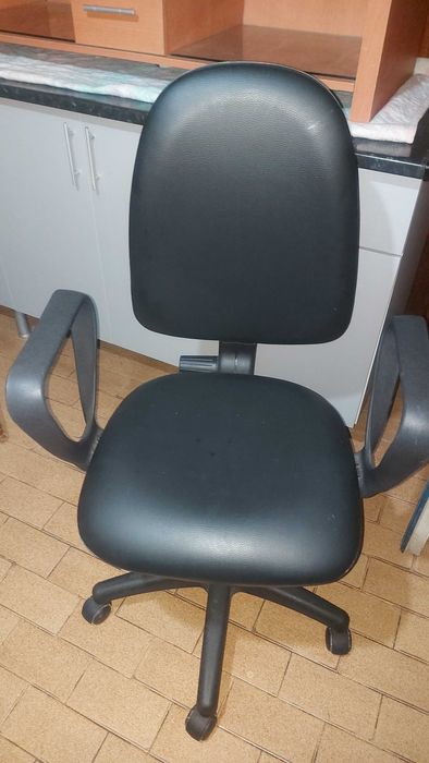 Cadeira nova para venda