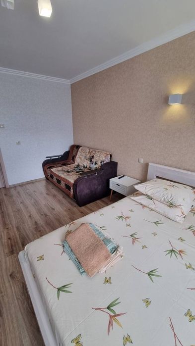 Посуточно квартира Троещина, ул. Закревского, 95