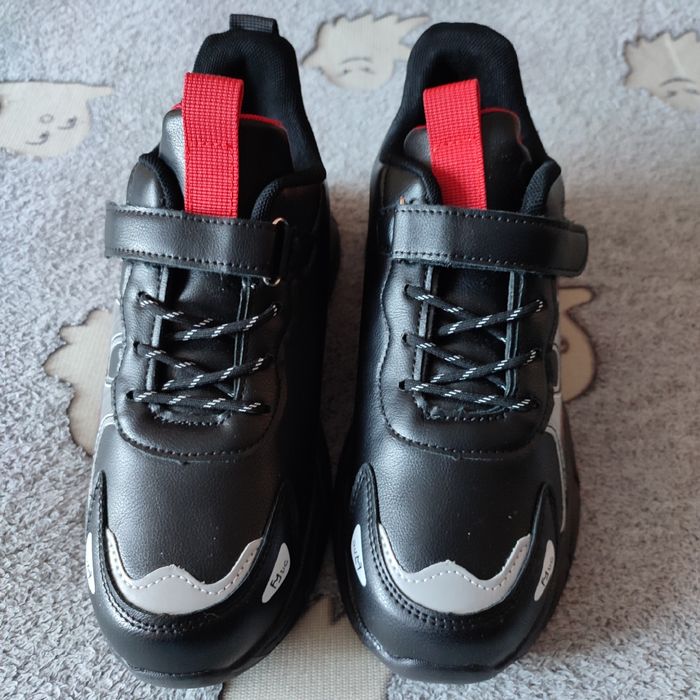 Демісезонні кросівки