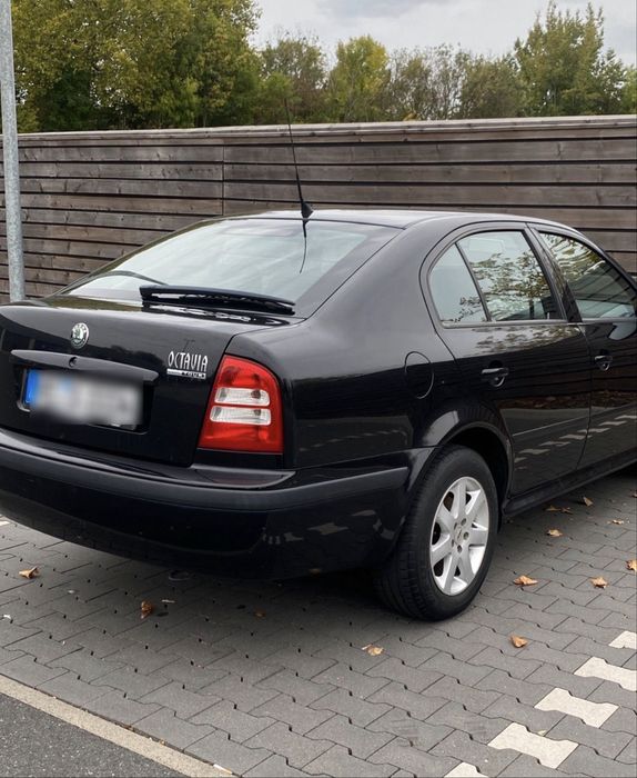 Свіжопригнані Skoda octavia tour малі пробіги