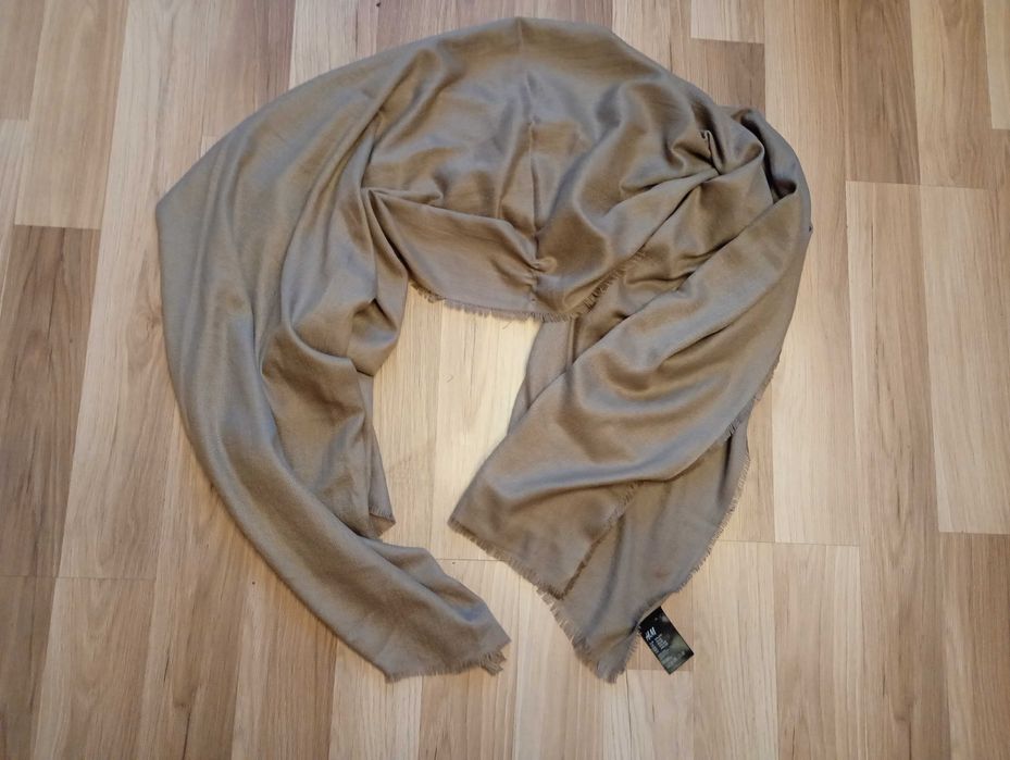 Duży miękki szal hm