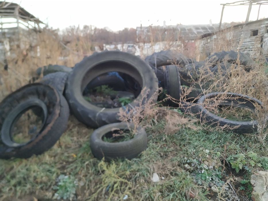 Продам покрышку бу 9.5 р 32