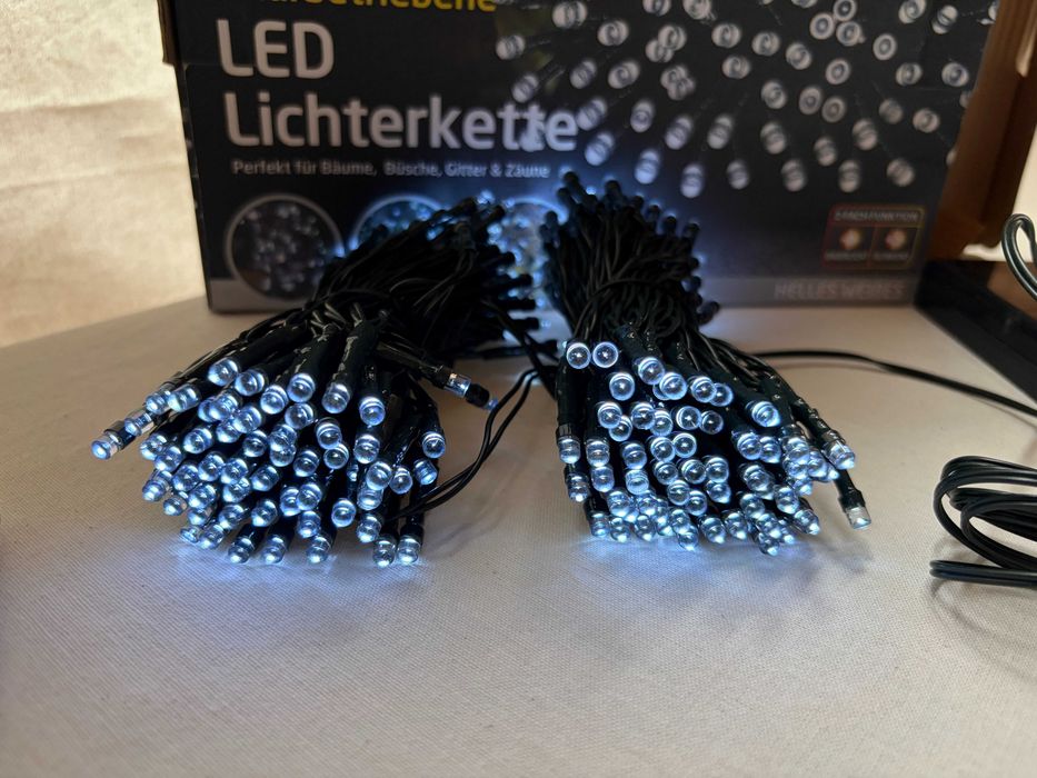 Lampki solarne ogrodowe Solar Living 240 LED białe + panel