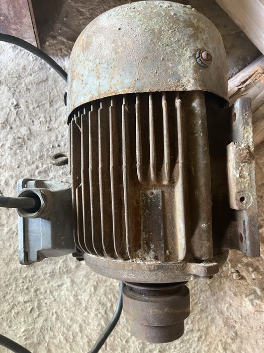 Електродвигун 4АМ-112МА-6 3кВТ 945 об/хв асинхронний