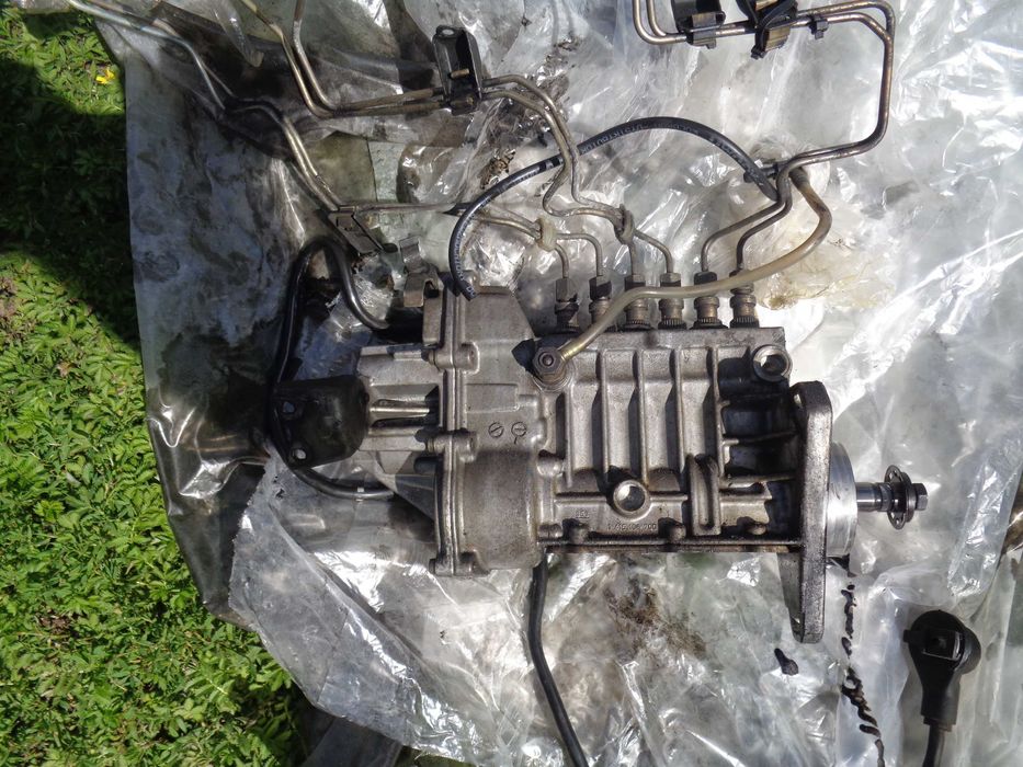 Мотор ОМ606 розбір запчастини для ОМ606 піддон шків ТНВД ОМ606