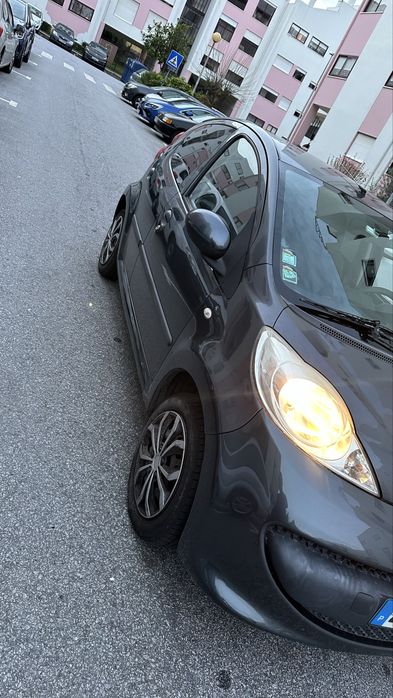 Peugeot 107 - 2006 | Gasolina | Económico e Fiável