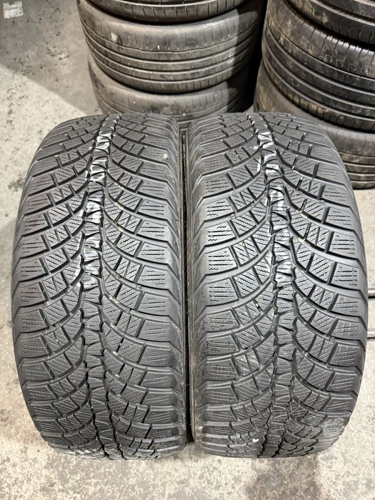 Opony zimowe 235/45/18 Kumho 2szt 8mm 2020r