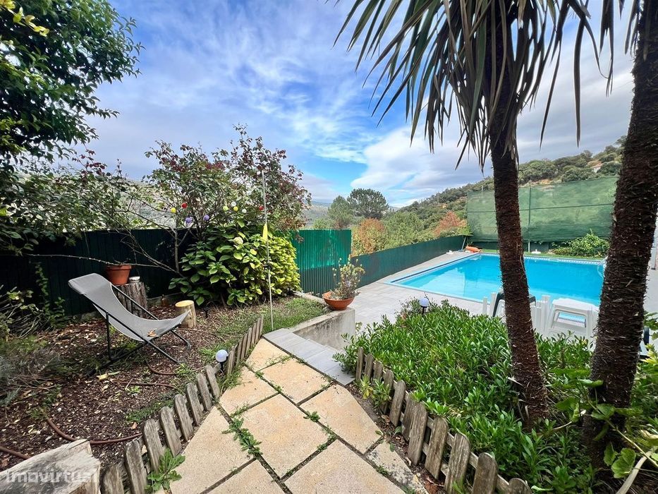 Moradia T3 em estilo Rústico em Oliveira do Douro, Cinfães, com Piscin