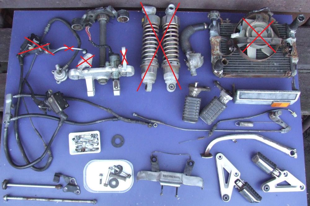 Honda VF 750 C Magna '83 rama z dokumentami i inne części