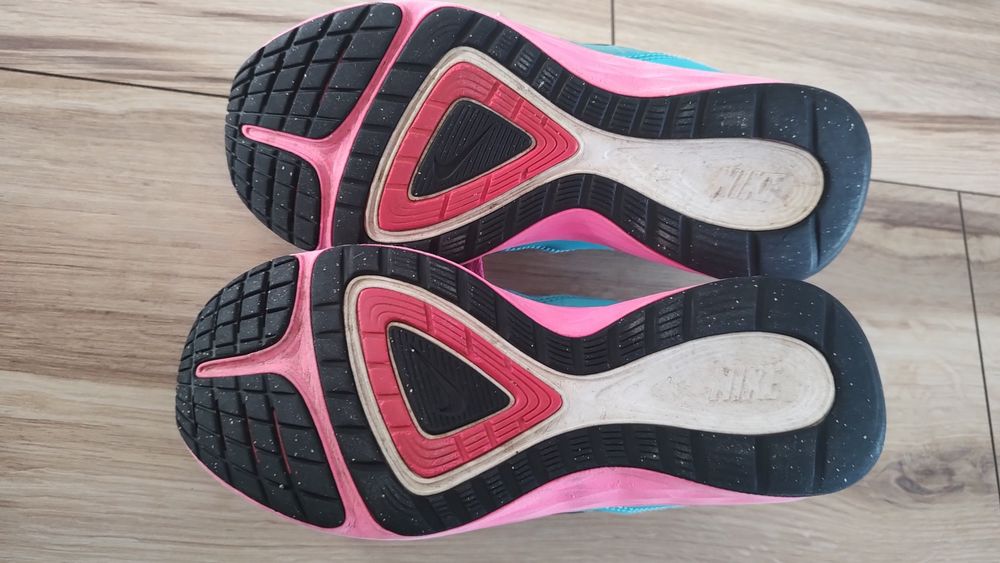 Sprzedam buty dla dziewczynki 35.5