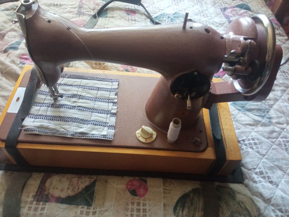 Продам нову швейну машинку