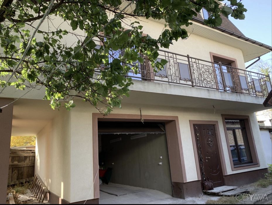 Продаж нового будинку в центрі